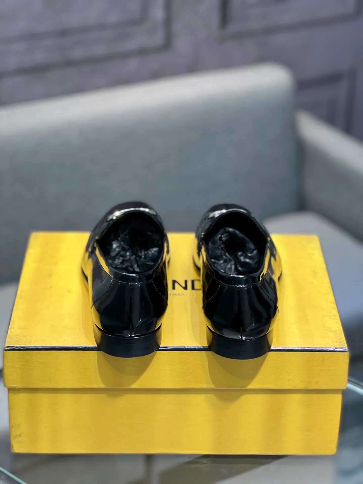Men's shoes 💰940 [FENDI] Fendi men's business casual leather shoes imported brand cloth/calf leather/open edge beads/brand logo printing -Inner lining: comfortable cowhide lining -Outsole: genuine leather outsole with rubber backing embedded in the heel, perfect injection molding -Super high quality control·Fine workmanship: highlighted (high-end·luxury·grade) -Size: 39-44.38.45.46 Customized, non-returnable